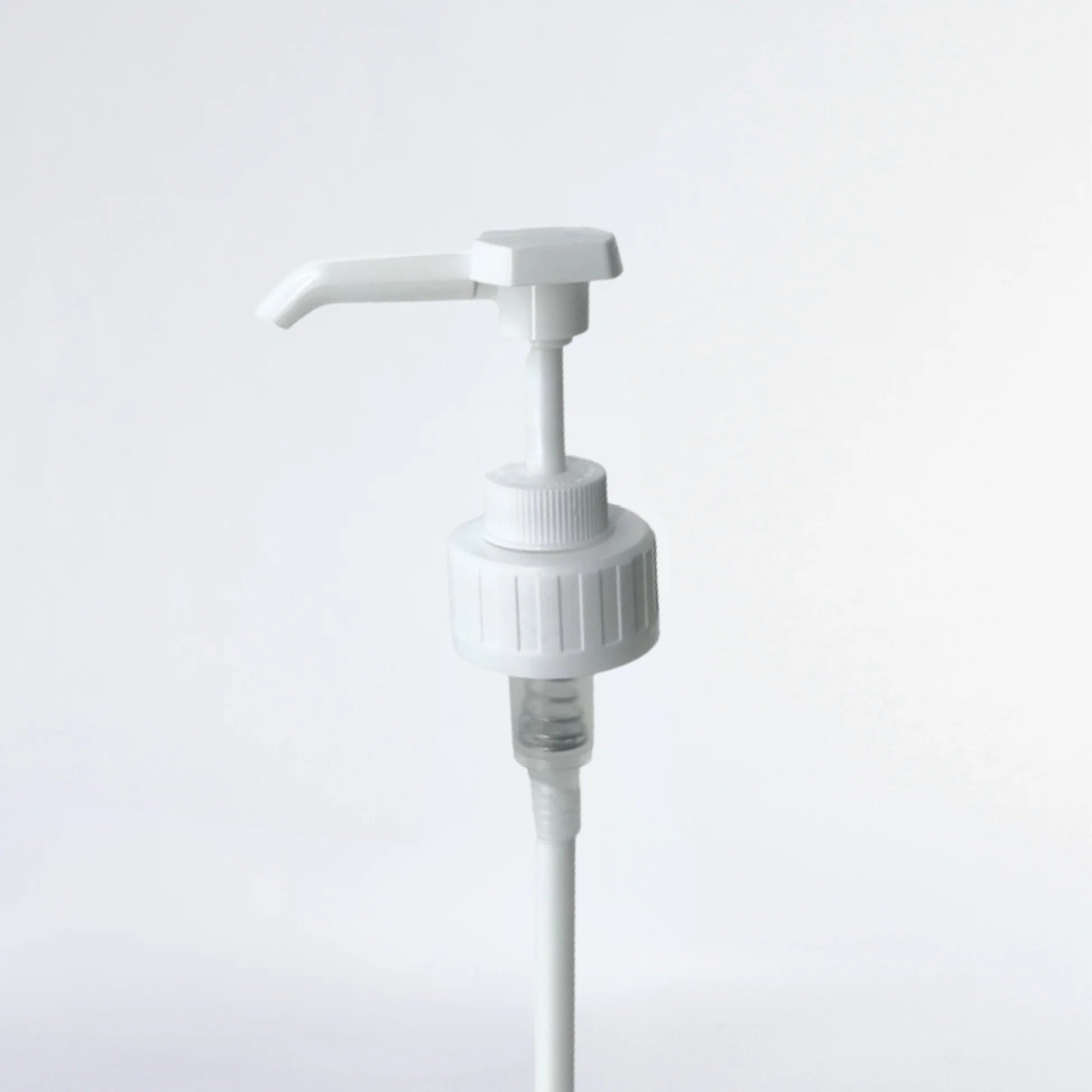5 litrelik  temizlik ürünleri ile uyumlu Lindos bidon pompası, pratik ve kolay kullanım sağlayan tamamlayıcı aksesuar