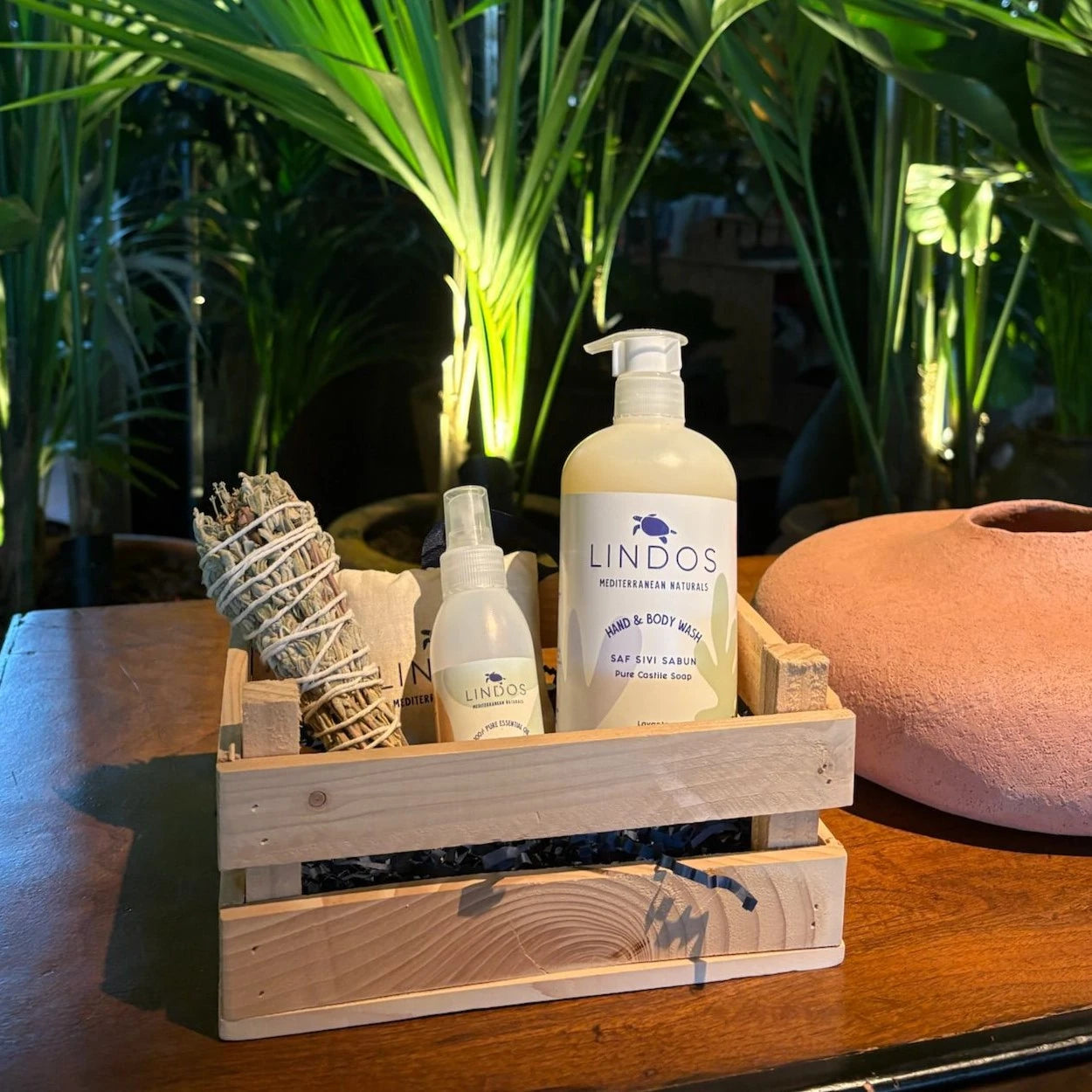 Lindos Naturals Küçük Boy Ahşap Sandık 21x16,5x8 cm – Doğal temizlik ürünleri için sürdürülebilir hediye ve saklama kutusu